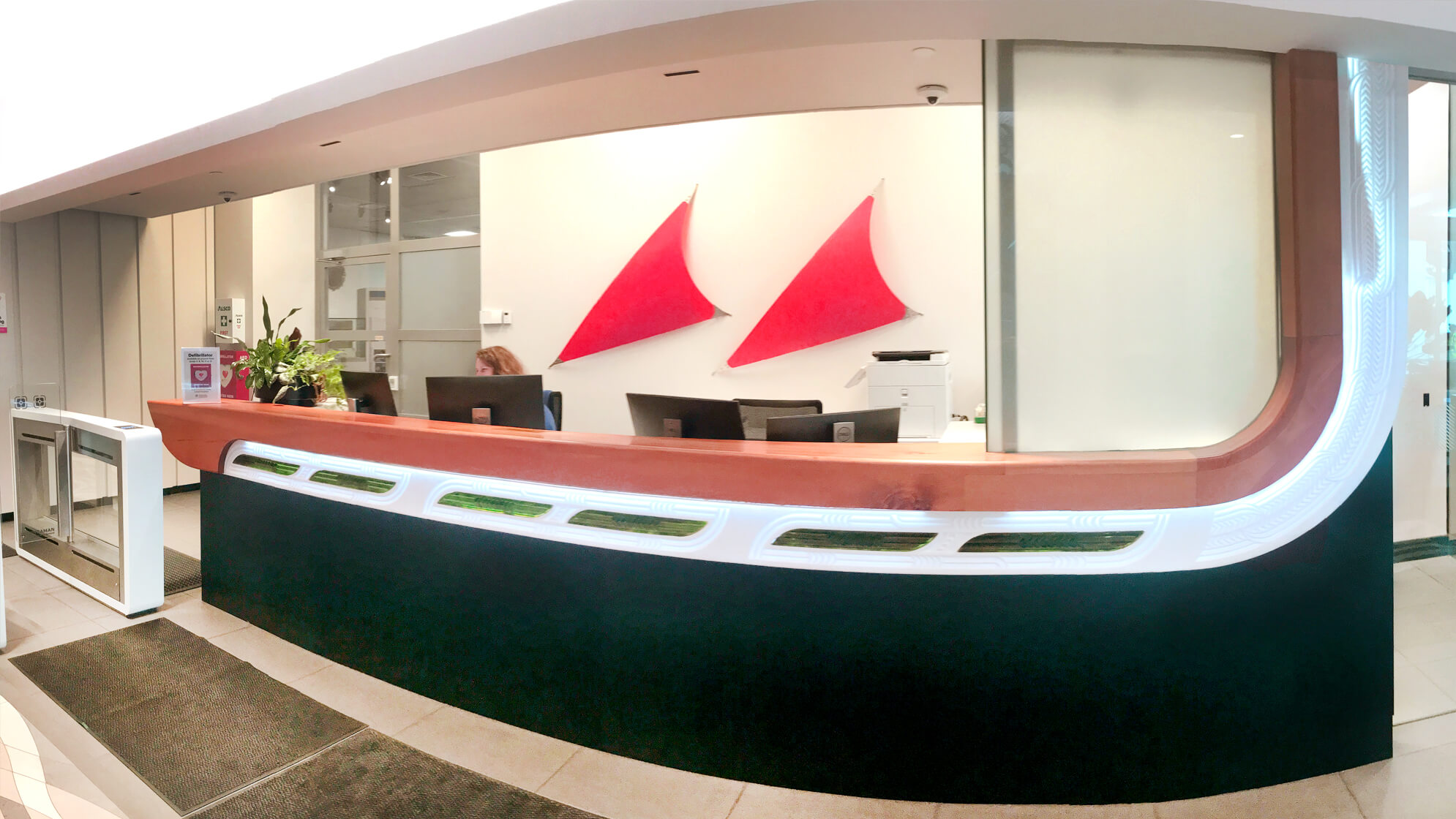 Waka hourua – reception desk