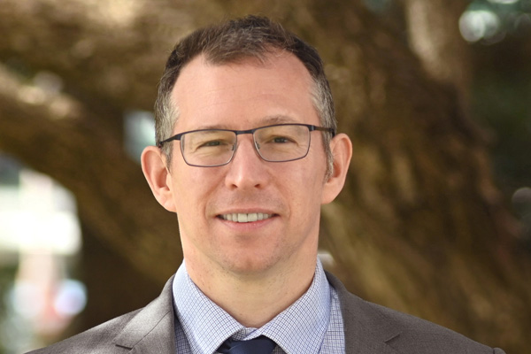 Headshot of Scott McKinnon