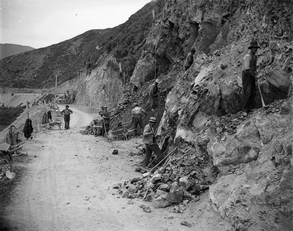 Road making by unemployed men during the Depression, Akatarawa.