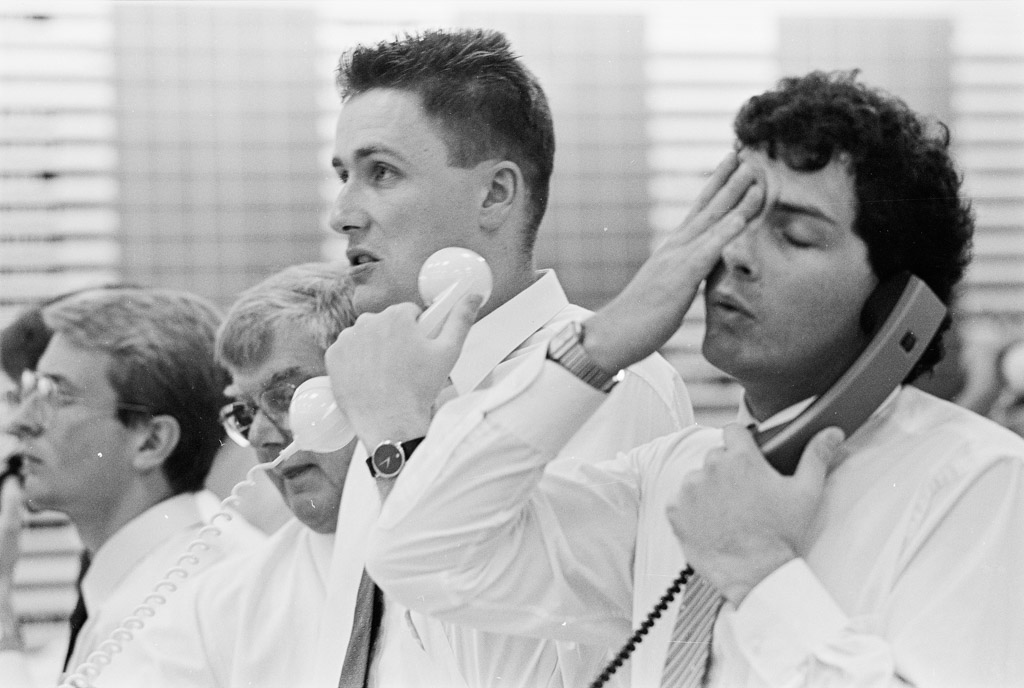 Brokers amid the stock market crash on 25 October 1987.