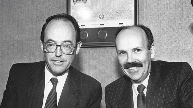 RBNZ Governor Donald Brash and Minister of Finance Hon. David Caygill signing the first Policy Targeting Agreement, 2 March 1990.